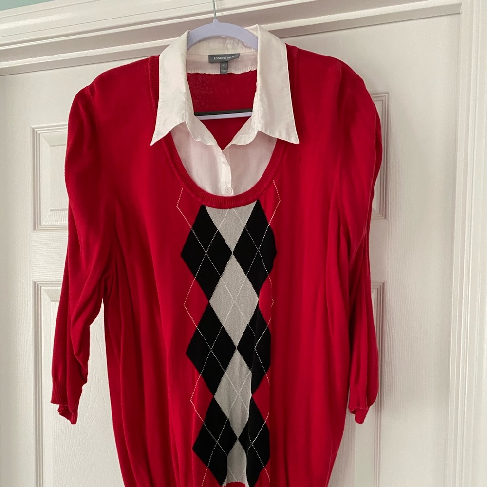 Sweater; light weight. 3/4 sleeve. Appears 2 layer